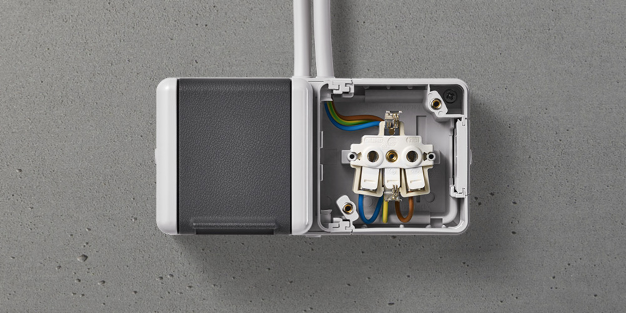 Doppelsteckdose mit Trennsteg bei Fiedler Elektro-Sanitär-Heizung-Solar in Lohr/ Main