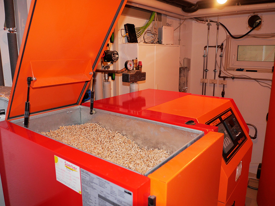 Palletheizung2 bei Fiedler Elektro-Sanitär-Heizung-Solar in Lohr/ Main