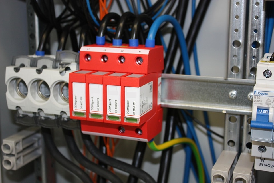 U berspannungsschutz bei Fiedler Elektro-Sanitär-Heizung-Solar in Lohr/ Main